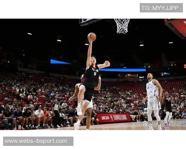 勇士与开拓者精彩对决瞬间回顾，篮球场上的激情与荣耀交织