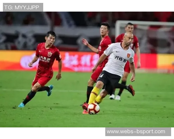 华夏与上港激战正酣视频直播全程呈现精彩瞬间 华夏与上港激战正酣视频直播全程呈现精彩瞬间