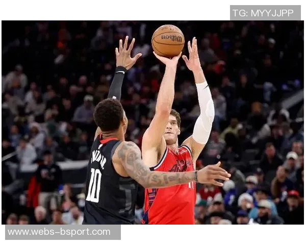 布鲁克洛佩斯：从NBA巨星到篮球战术的创新先锋之路